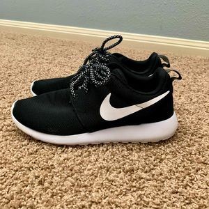 Black Nike Sneakers